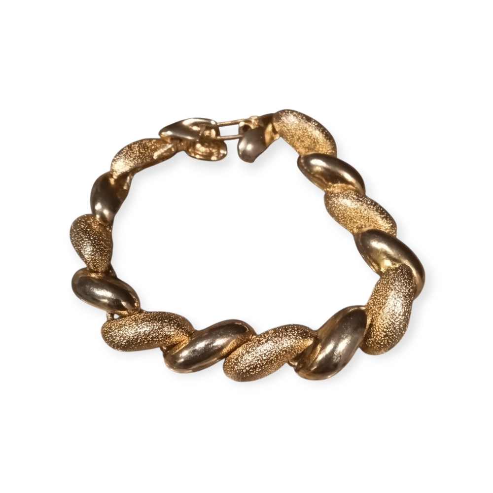 Vintage Gold Tone Textured & Smooth Link Bracelet USA Stamp 7" Clamp Snap - Picture 4 of 8